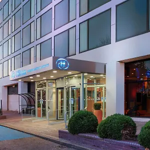Hilton London Gatwick Airport Отель